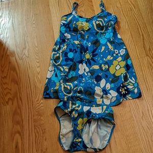 Bundle & save!! Liz Lange M 2 Piece Swimsuit Maternity. Send Offers!